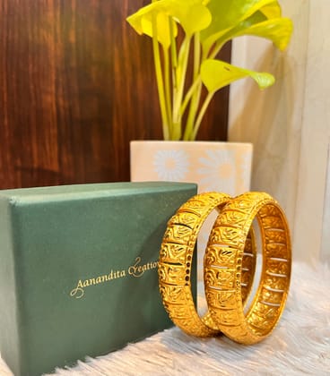 Aanandita Golden High Quality wow Bangle-2.2