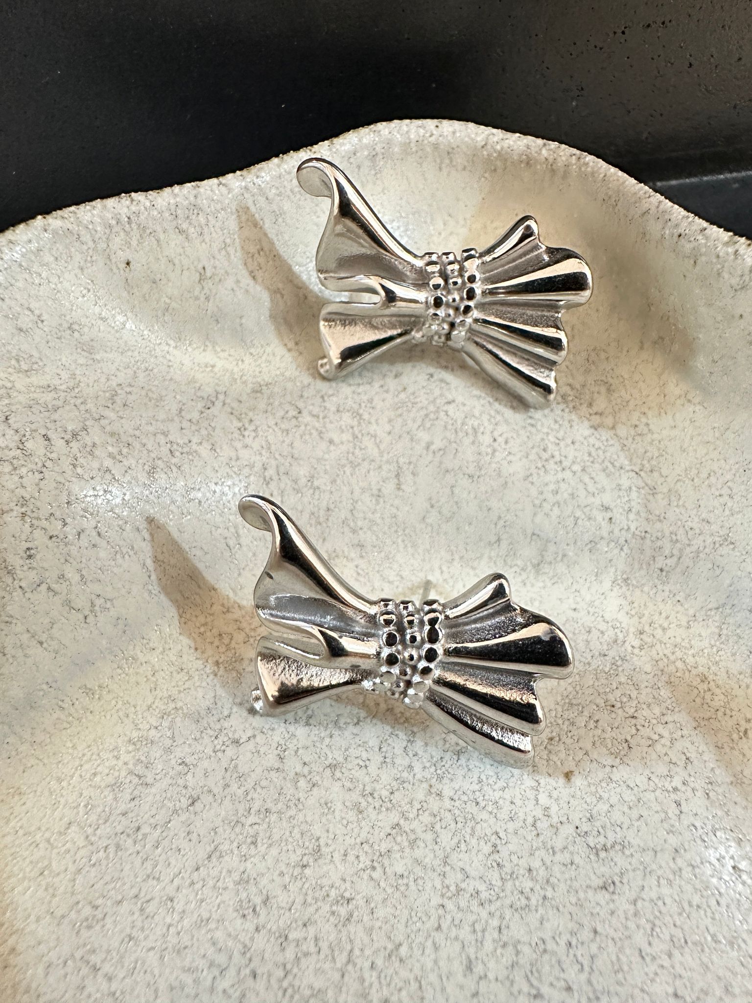 Silver Bowtiful Earrings-Silver