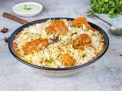 Lucknowi Chicken Dum Biryani (Boneless).