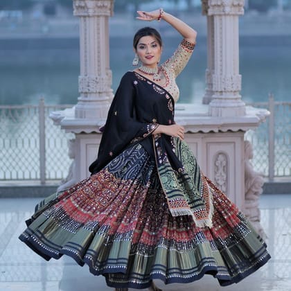 Black Bandhani Printed Navratri Choli