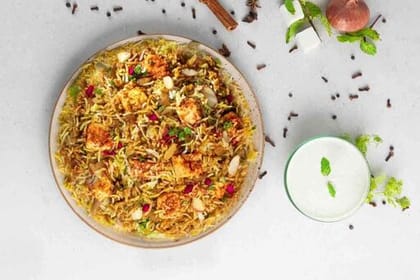 Lucknowi Mix Veg Dum Biryani (Serves 1).