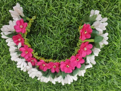 Artificial Flowers with White Parag Hair Brooch