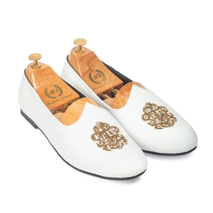 Royal Crest©️ Velvet Juttis (White)(Patent Copyright Artwork) (Size 7/41)-EU 41 / UK 7 / White