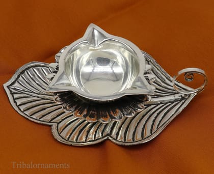 925 sterling silver Divine oil lamp, stunning tree leaf vintage design 3 joth lamp, best gifting puja utensils or article from India su479