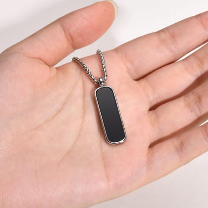 Onyx Black Oval  (Pendant + Chain)