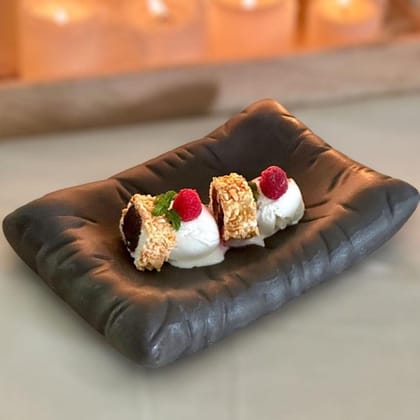 PILLOW SHAPED PLATTER-Black