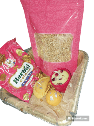 PRERUP customized gift holi hamper5