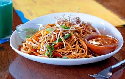Plain Veg Hakka Noodles