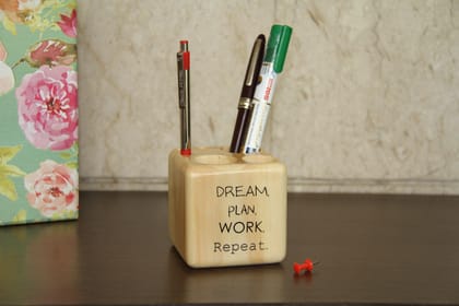 IVEI Wooden Pen Stand Cube and Paperweight-Natural