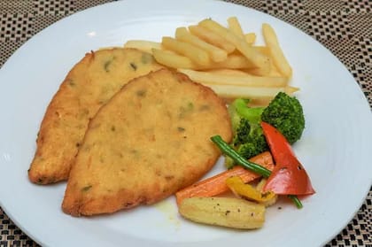 Fresh Cheese Cutlet With Farmhouse Chips