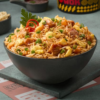 Chicken Schezwan Fried Rice - Half (500 Ml)