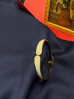 Elegant Bracelet 6797