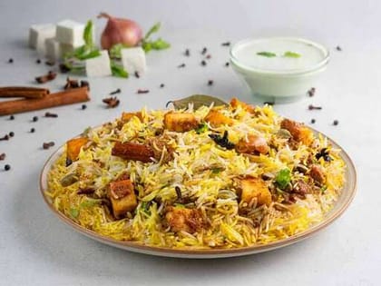 Hyderabadi Dum Paneer Biryani (Serves 1).