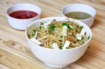 Veg Hakka Noodles