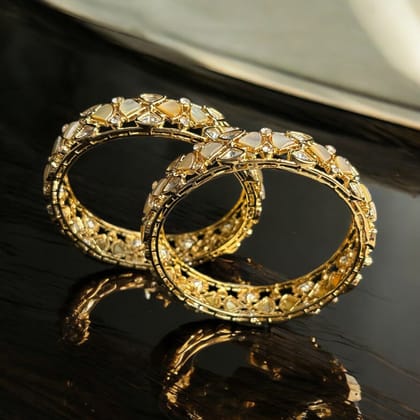 Elegant Kundan Bangle Set with Gold-Plated Detailing-2.4