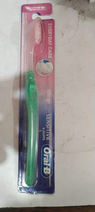 Oral b everyday care toothbrush 