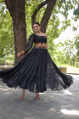 NAVARATRI SEPCIA LEHARIYA STYLIS DIGITL PRINT WITH KUTCHI PATCH WORK GOWN COLLOECTION-Black