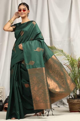 Demanding Green Soft Silk Saree With Glowing Blouse Piece