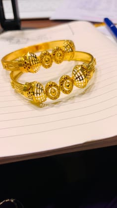 Aanandita Golden rajrani 2 Bangle-2.4