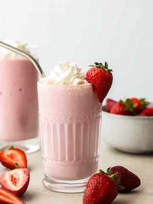 Strawberry Cheese Cake Shake