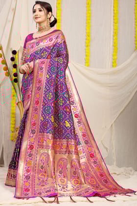 Magnetic Navy Blue Paithani Silk Saree With Opulent Blouse Piece
