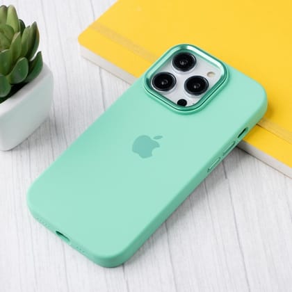 iPhone 14 Pro Back Cover / Silicone Luxury Protective Case-Emerald Green