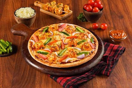 Tandoori Paneer Tikka Cheese Burst Pizza (Save 15% Extra)