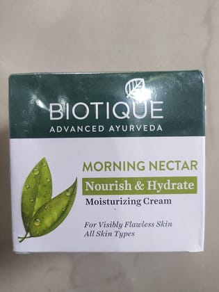 Biotique Advanced ayurveda Nourish & hydrate Moisturizing cream 