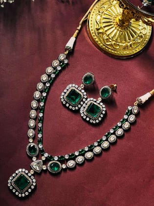 Nayaab Heer neckpiece - Green-Green