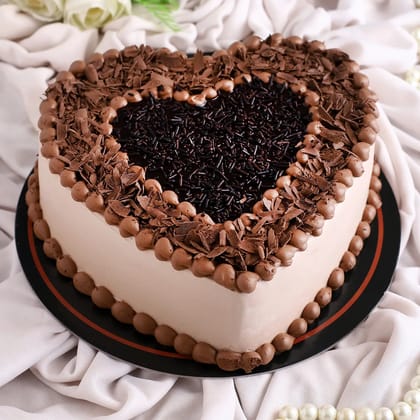 Delicious Heart Shaped Chocolate Cake Eggless 1 Kg