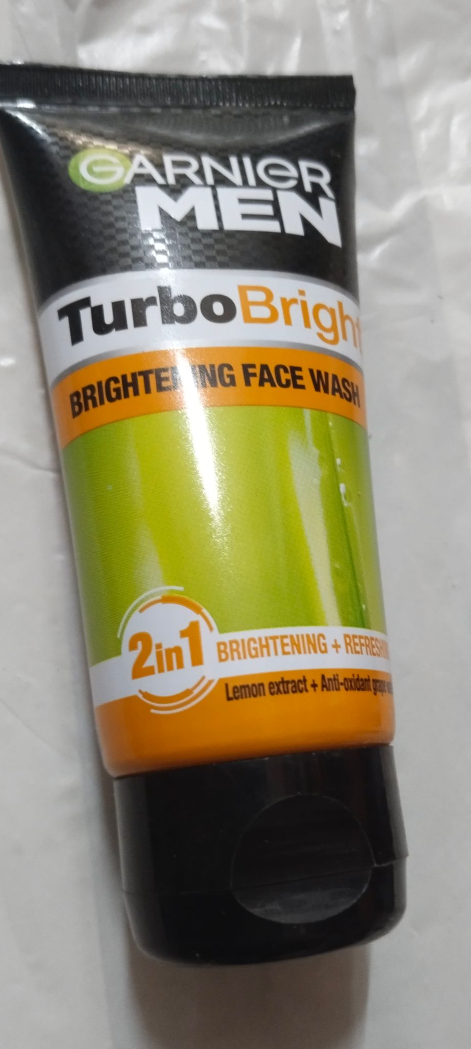 Garnier Men Turbobright Rightening face wash 