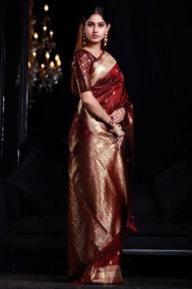 Staggering Maroon Banarasi Silk Saree With Smashing Blouse Piece