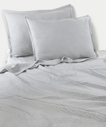 Light Grey Cotton Matelassé Jacquard King Bedcover with 2 Pillow Covers