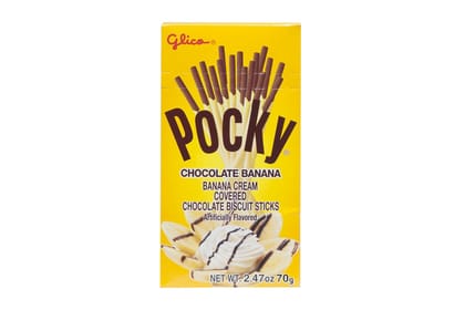 Pocky Choco Banana flavoured sticks, 42 gm