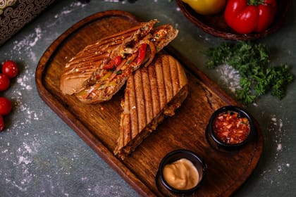 Peri-peri chicken sausage sandwich