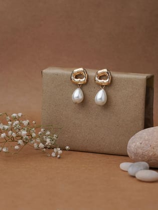 Pearl Drop Earring