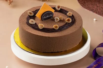 Signature Eggless Crunchy Cake