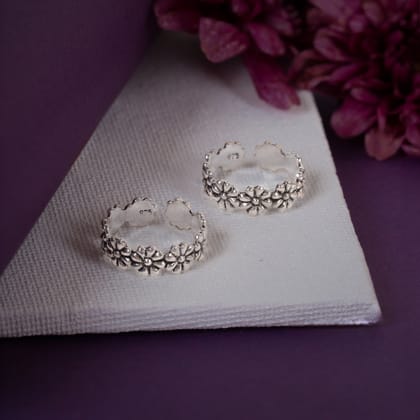 Silver Oxidized Flower Toe Rings