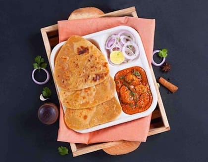 Smoked Butter Chicken And Paratha Lunchbox __ Regular Smoked Butter Chicken & Paratha Lunchbox