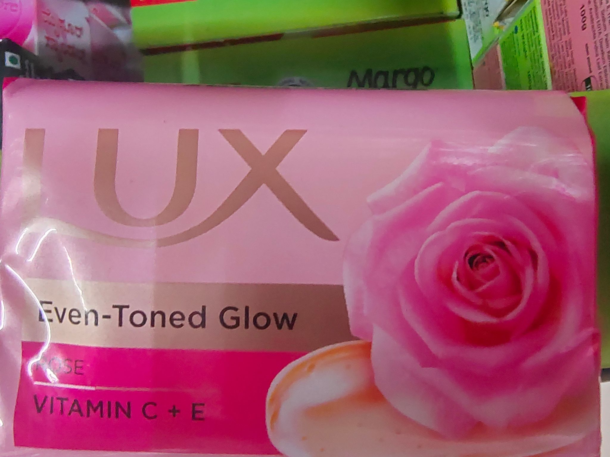 Lux bathing soap even toned glow