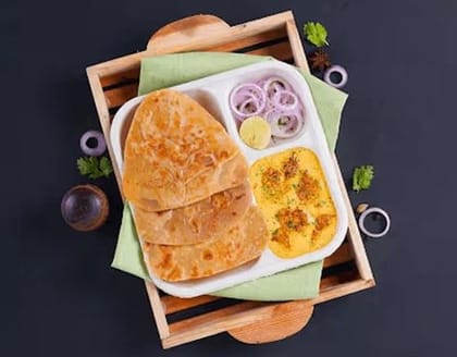 Chicken Mughlai Gravy & Paratha Lunchbox