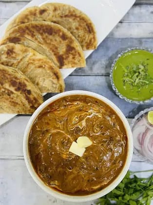 Dal Makhani With Malabar Paratha