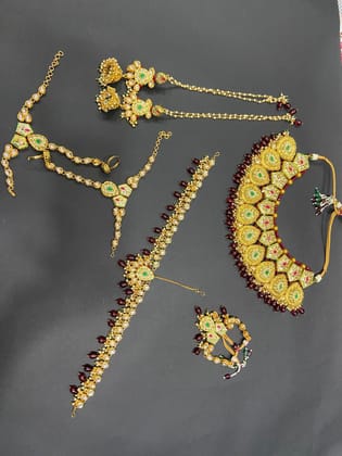 Very preety Kundan and Pearl Bridal Jewellery set for girl & women Set By Zevar