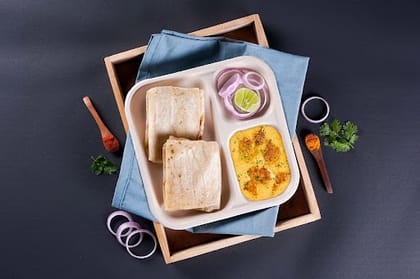 Chicken Mughlai Gravy With Rumali Roti