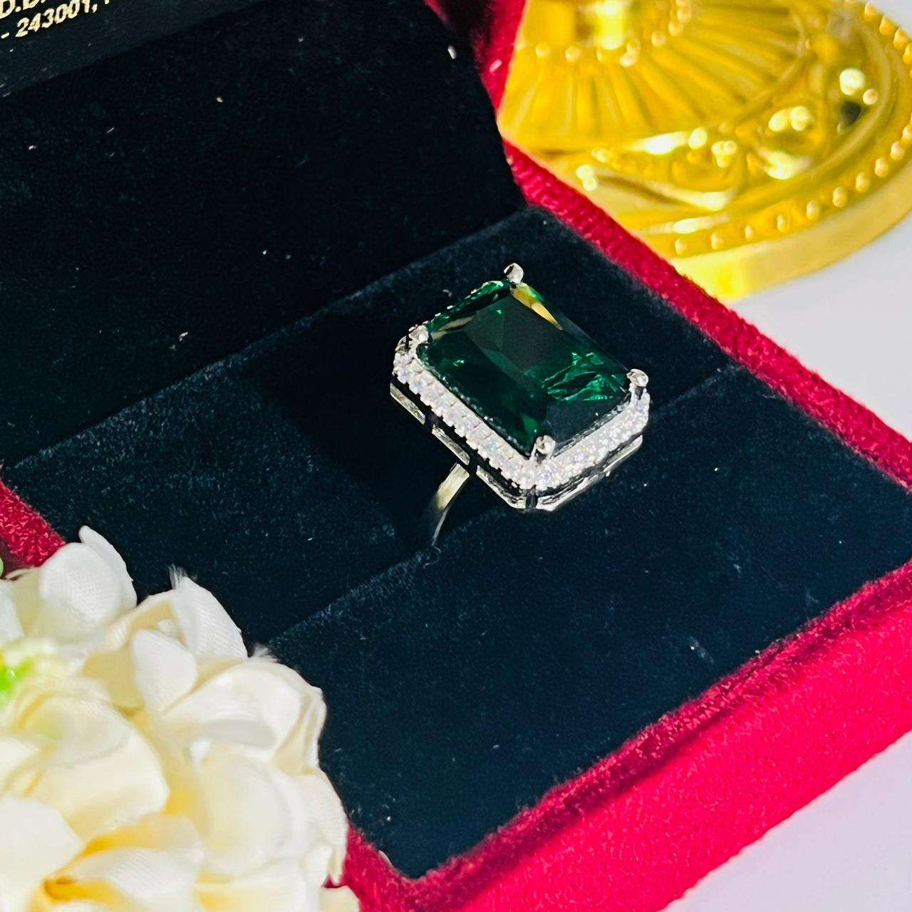 Lily ad ring-Emrald green