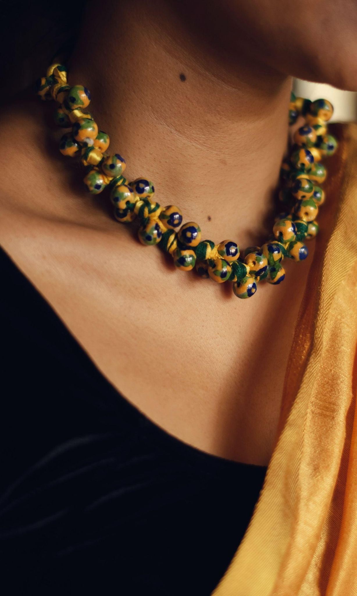 Kaisori blue pottery jewellery - Knot necklace - yellow and green