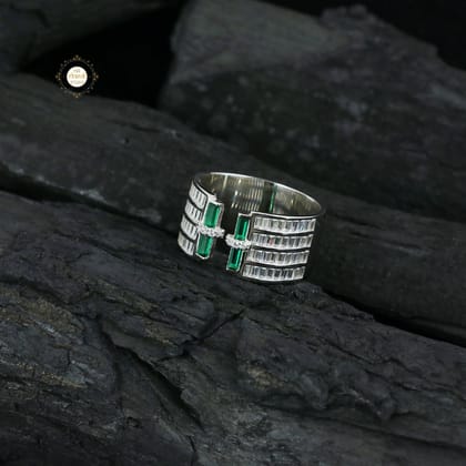 Sparkling Silver Exotic Band Ring-Green