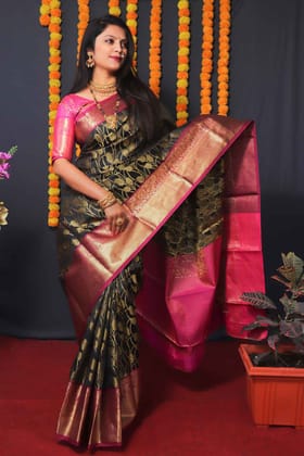 Exceptional Black Kanjivaram Silk With Redolent Blouse Piece