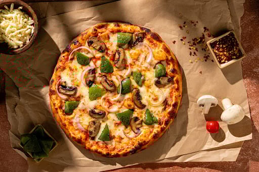 Woodfired - Mushroom, Cheese, Onion & Capsicum Pizza