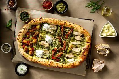 Non Veg Pizza Platter - Pesto Sauce
